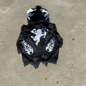 ชุดวอร์มผู้ชายไซส์ใหญ่ ผ้าคอตตอนเทอร์รี่คุณภาพสูง พิมพ์ลายสกรีน ปักลาย ตกแต่งด้วยผ้าแอพพลิเค แขนยาว ดีไซน์ 2 in 1 สำหรับฤดูหนาว - Product Image 2