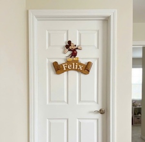 Plaques de porte en bois décoratives pour chambre d'enfant, avec nom, à suspendre, thème dessin animé, pour enfants, exportation en gros Vietnam - Product Image 1