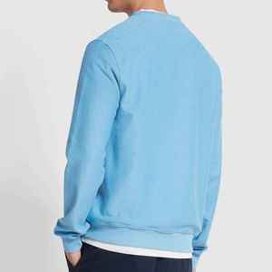 Pull en maille bleu clair à col rond pour homme, coupe classique, couleur unie, décontracté, pour l'automne, fabricant de Sialkot, OEM ODM - Product Image 1
