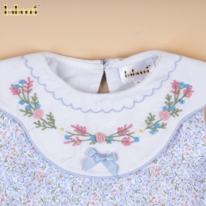 DR4519 – Vestido azul con cuello bordado floral para niñas - Product Image 5