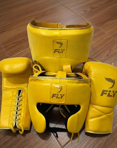 Ensemble de gants de boxe MMA Custom Fly Superlace X 2 en cuir de vachette premium, avec protège-tête respirant et protège-glande, kit de protection. - Product Image 1