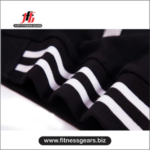 เสื้อแจ็คเก็ตวาร์ซิตี้แบบสั่งทำสำหรับผู้ชาย JUST FITNESS GEARS รุ่นรักษ์โลก สีแดงดำ ปักลายด้านหน้า สวมใส่สบายๆ ในฤดูหนาว ผลิตจากโพลีเอสเตอร์ - Product Image 5