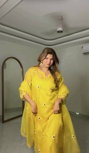 Ensemble Kurti et pantalon avec broderie florale et dupatta, coupe ample, tenue traditionnelle indienne et pakistanaise pour femmes, été - Product Image 2