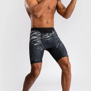 Pantalones cortos sublimados con un llamativo detalle de estampado completo, cintura elástica y acabado suave para mayor comodidad en todas las estaciones. - Product Image 6