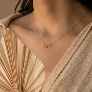 Collier pendentif soleil et lune en or jaune avec diamants de laboratoire - Product Image 3