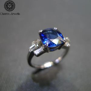 Anillo de compromiso clásico de moissanita con corte cojín, chapado en oro y plata 925, con engaste de puntas, para mujer - Product Image 3