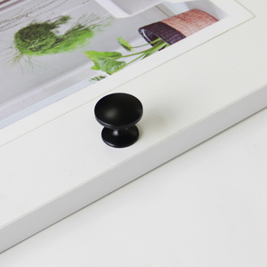 Nouvelle Arrivée Poignée Ronde Minimaliste en Alliage de Zinc Noir Mat pour Meubles, Armoires de Cuisine, Tables de Chevet et Tiroirs de Salle de Bain - Product Image 1