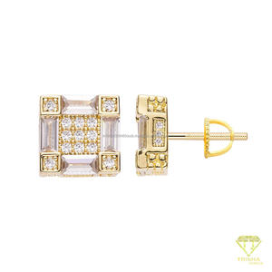 Boucles d'oreilles clous géométriques classiques en diamant de laboratoire, en argent sterling 925, design élégant de bijoux fins - Product Image 2