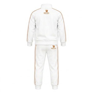 Conjunto deportivo suave y cómodo para niños para el día a día. Conjunto deportivo cómodo para niños con tela ligera para correr, jugar y relajarse. - Product Image 2