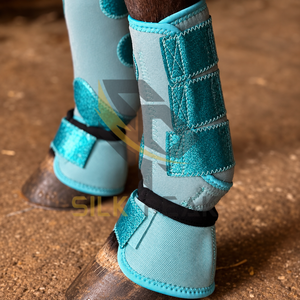 Ensemble personnalisé de protège-jambes et de clochettes Oxford pour chevaux - Protection professionnelle des membres pour l'extérieur - Product Image 1