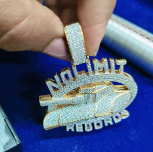 Collier Pendentif Musical Personnalisé Moissanite Iced Out Rolling Records, Bijoux Hip Hop Bling de Luxe pour Hommes - Product Image 2