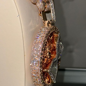 Pendentif Millionaire Shine de Haute Qualité en Moissanite, Argent 925 et Or, avec Diamants et Clarté VVS - Product Image 2
