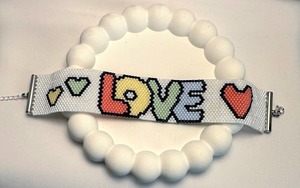 Pulsera de Cuentas Hecha a Mano con Diseño de Amor, Multicolor, Regalo para el Día de San Valentín, Joyería Personalizada Hecha con Cuentas de Plástico - Product Image 5