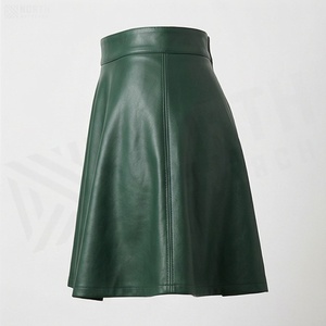 Jupe courte en similicuir PU pour femme, taille haute, style plissé brillant, couleur unie, toutes saisons - Product Image 3