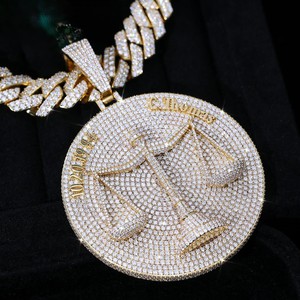 จี้รูปทรงเกล็ดประดับมอสซาไนต์ชุบทองคำ 22k สุดหรู สำหรับผู้ชาย ดีไซน์เก๋ไก๋ ทรงกลมเจียระไนแบบเหลี่ยมคม ประดับเพชรเม็ดเล็กๆ เหมาะเป็นของขวัญ - Product Image 1