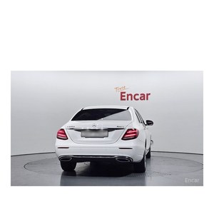 Mercedes-Benz Classe E E220d 4MATIC Avantgarde Modèle Juin 2017 avec 78 659 km Volant à Gauche - Product Image 4