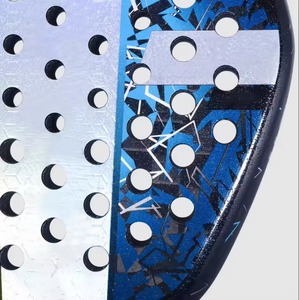 Raquettes de paddle en carbone personnalisées avec logo, faible MOQ, forme sur mesure, durables, légères, antidérapantes, professionnelles, pour entraînement sportif extérieur intermédiaire - Product Image 2