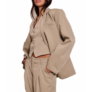 Blazer de luxe sur mesure pour femme, veste de bureau à manches longues, costume ajusté, manteau formel élégant pour affaires, fabricant OEM ODM en gros - Product Image 1
