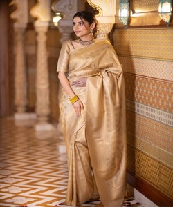Sari en soie dorée, robe de mariage indienne traditionnelle, longueur au sol, coupe classique, style Banarasi, drapé, pour femme - Product Image 1