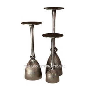 ที่ใส่เทียนโลหะอะลูมิเนียมสีเงินทรงกลม  ภาชนะใส่เทียนคอนกรีตดีไซน์ไม่ซ้ำใครสำหรับตกแต่งบ้าน - Product Image 1