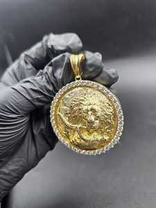 Colgante de León de Lujo en Oro Sólido de 18K con Moissanita de Corte Brillante Redondo y Engaste de Bisel, Amuleto Masculino con Temática Hip Hop - Product Image 3