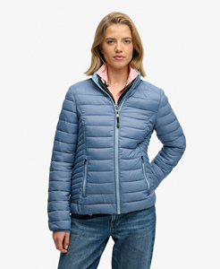 Chaqueta de invierno acolchada personalizada para mujer, ropa informal premium para exteriores, a prueba de viento, con cierre de cremallera y bolsillos laterales. - Product Image 3