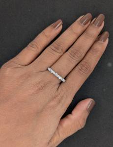 Anillo de Boda de Media Eternidad con Diamantes Cultivados en Laboratorio de Corte Brillante de 0.55 Ct de Lurba Jewels, Certificado por IGI, Anillo de Lujo para Mujer en Oro Sólido de 14k - Product Image 4