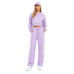 Ensemble de survêtement personnalisé pour femme, style designer, comprenant un sweat à capuche court à épaules tombantes et un pantalon coupe droite, en tissu haute densité (GSM élevé), coupe oversize - Product Image 1
