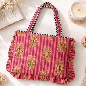 Sac à bandoulière matelassé pour ordinateur portable Shree Balajee Garments, motif tigre à rayures noires, avec volants mignons, modèle T-1 - Product Image 1