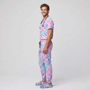 ชุดยูนิฟอร์มพยาบาลแบบ Tie Dye เสื้อคอวีแขนสั้นสำหรับผู้ชาย - กางเกงพยาบาลเอวสูงทรงเข้ารูป \ ชุดยูนิฟอร์มพยาบาลแบบ Sublimation - Product Image 4