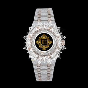 Reloj de Lujo de Moda 2026 de Acero Inoxidable con Moissanita Helada, Tono Plateado, Esfera Totalmente Adornada con Marcadores Baguette, de Gran Impacto - Product Image 1