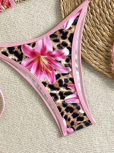 Conjunto de Bikini con Estampado Floral para Mujer, Traje de Baño de Dos Piezas con Cuello Halter y Diseño Paisley, Venta al Por Mayor OEM - Product Image 2