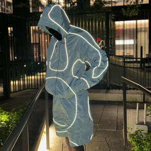 Ensemble survêtement maternité personnalisé pour homme, veste coupe-vent zippée réfléchissante imperméable pour sports de plein air, short en polyester et nylon - Product Image 2