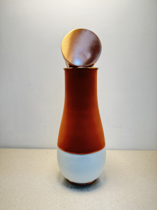 Jarra de Cobre Puro Premium con Bloques de Color, Jarra de Terracota Mate Naranja y Azul Pastel, Recipiente de Lujo para Bebidas, Artículos Metálicos para el Bienestar - Product Image 3