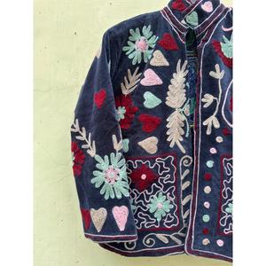 Chaqueta Bomber de Terciopelo Bordada a Mano, Corta, Ecológica, con Estampado Floral, Cuello Mao, Manga Larga, para Otoño, Invierno y Primavera, de Algodón - Product Image 3