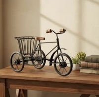 Miniature de rickshaw vintage, pièce maîtresse artisanale en métal et bois, accessoires de cyclisme pour mariages