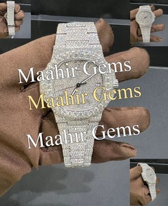 Montres pour hommes en acier inoxydable avec cadran en verre, incrustées de diamants Moissanite, étanches 10 bars, avec fermoir de bracelet - Vente en gros - Product Image 2