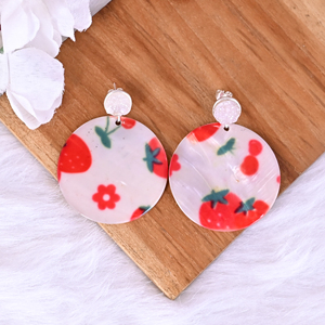 Boucles d'oreilles pendantes en résine avec druse blanche et nacre |   Argent sterling 925 - Product Image 4