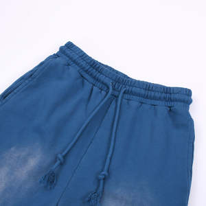 Pantalones Jogger Anchos Personalizados Estilo Moto y Biker de Poliéster/Algodón con Forro Polar, Efecto Desgastado por el Sol, Lavado Ácido, Holgados, con Puños Acampanados y Efecto Apilado - Product Image 5