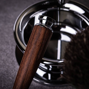 Maquinilla de Afeitar de Seguridad de la Mejor Calidad con Mango Corto Resistente, Acabado Espejo, Metal y Acero, Maquinillas de Afeitar para Barba con Mango de Madera - Product Image 5