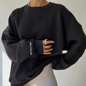 เสื้อสเวตเชิ้ตคอกลมโอเวอร์ไซส์สำหรับผู้หญิง ผ้าฝ้าย/ใยไผ่ ทรงหลวมไหล่ตก สีขาวล้วน ระบายอากาศได้ดี ประดับคริสตัลเลื่อม พร้อมปักโลโก้ตามสั่ง - Product Image 2