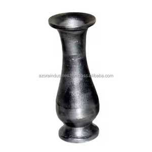 Florero Moderno de Aluminio de Alta Calidad con Acabado Plateado, Hecho a Mano, Ecológico, Decoración para el Hogar, Florero de Mesa de Azora Industries - Product Image 2