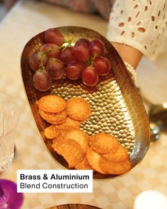 High Quality Round Metal <b>Decorative</b> <b>Plate</b> Hammered Gold Floral Pattern Oriental Wedding Dish <b>Decorative</b> Circle Round Platter - Product Image 3