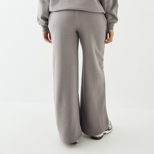 Pantalon de jogging gris ample pour femme, en polyester et coton, coupe oversize, qualité supérieure OEM, pour femmes - Product Image 2