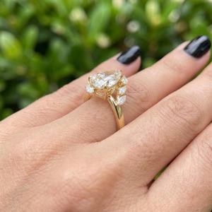 Bague en or massif 14 carats avec diamant de laboratoire ovale 1 carat, motif feuille de vigne, bague de fiançailles, bague de promesse, bijoux de mariée inspirés de la nature, cadeau - Product Image 5