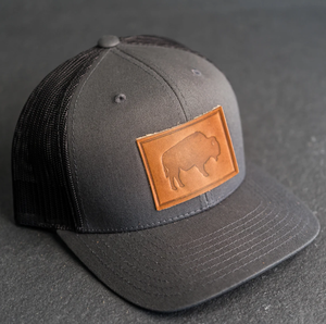 Sombrero de camionero unisex personalizado OEM con diseño de logotipo ala curva trasera de malla para actividades al aire libre para ropa de playa - Product Image 3