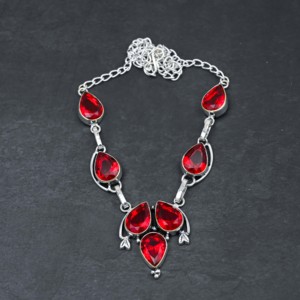 Collier de luxe en argent sterling fait main personnalisé avec grenat rouge de laboratoire en forme de poire et perle d'eau douce, cadeau de mariage, bijoux - Product Image 1