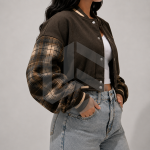 Veste de baseball courte en laine pour femme, personnalisée, avec détails en peau de mouton, design tricoté, logo brodé, qualité supérieure, écologique - Product Image 5