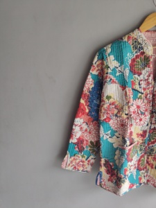 Veste matelassée patchwork fleuri pour femme, col mandarin, manches longues, rembourrage polyester, vêtement d'extérieur printemps, cadeau pour elle - Product Image 2