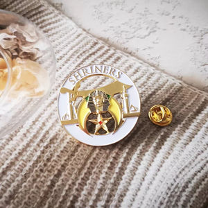 บริการ OEM คุณภาพเยี่ยม สินค้ามาใหม่ ตราสัญลักษณ์เมสัน โลโก้แบบกำหนดเอง สีแบบกำหนดเอง น้ำหนักเบา ตราสัญลักษณ์แบรนด์ที่ปรับแต่งได้ - Product Image 3